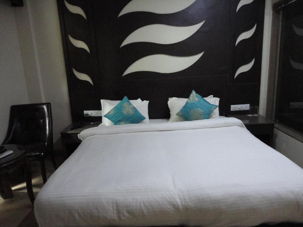 Royal Palace Beach Resort Calangute Room photo